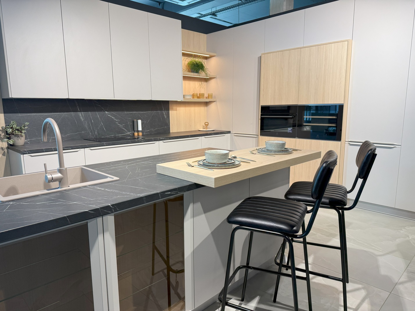 Trendy v kuchynskom dizajne 2026: Ktoré vydržia dekádu a ktoré sú len módna vlna?