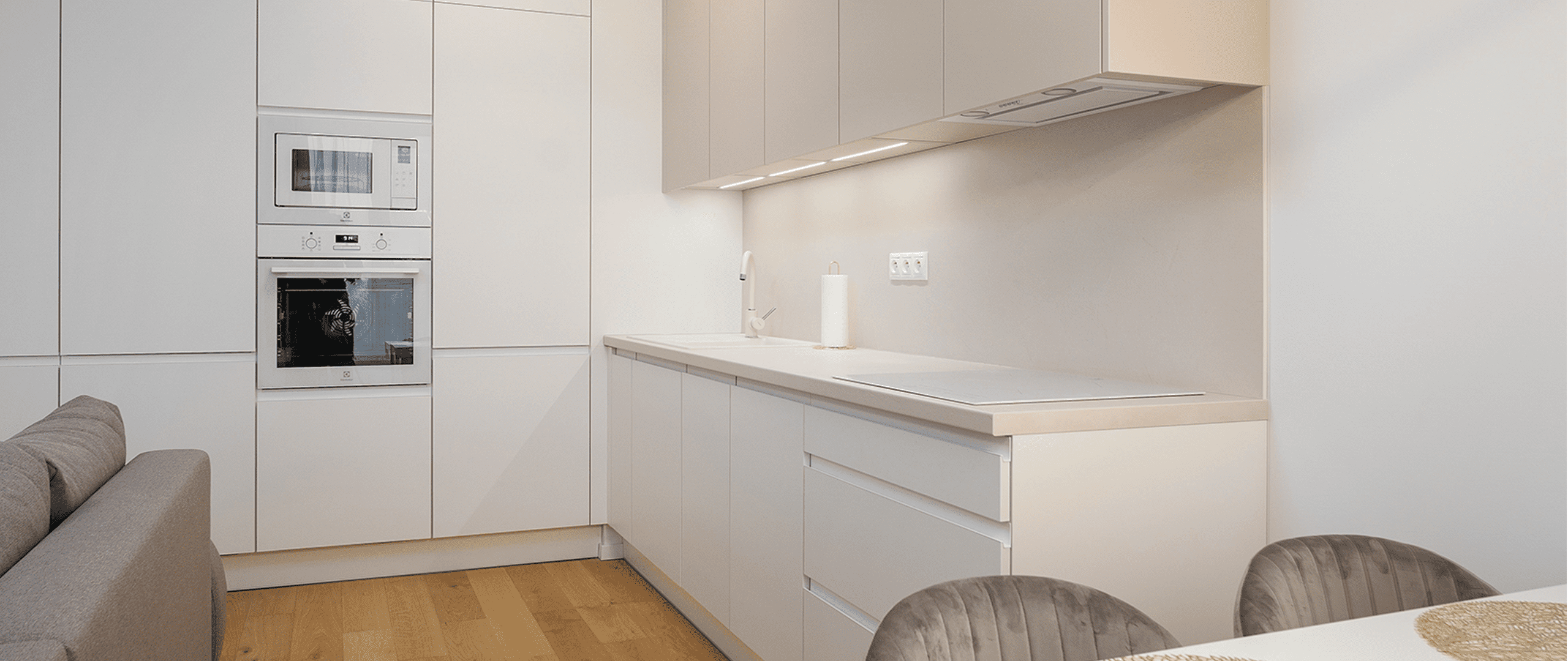 Kuchyň Satin Matt | White Matt | Hrubá omítka