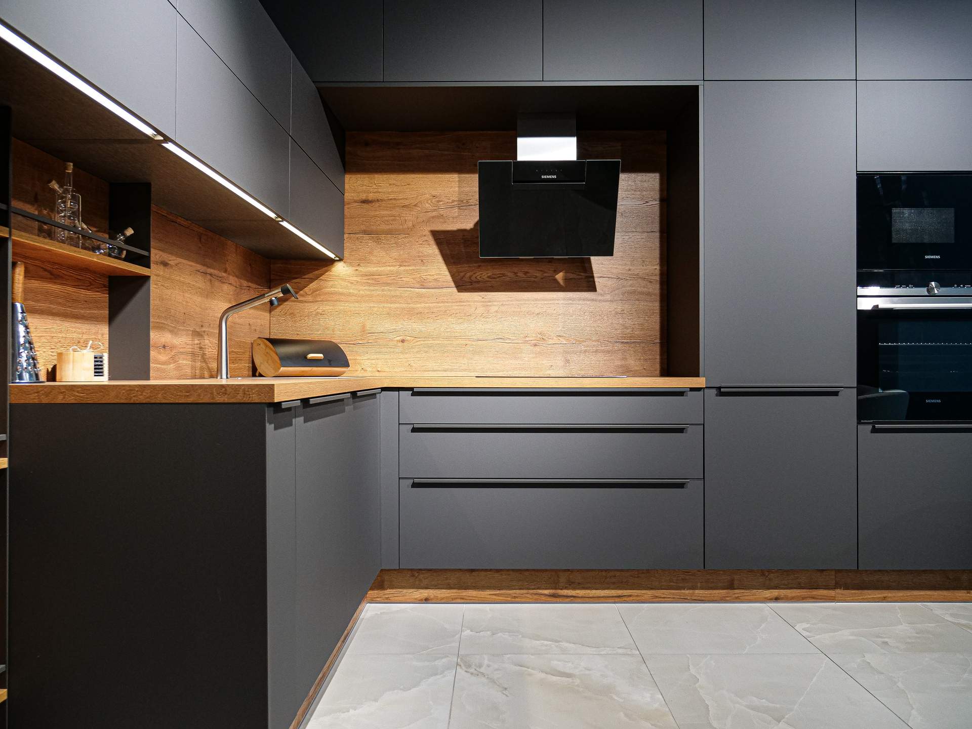 Kuchyňe  Antracit Matt | Dub Cognac